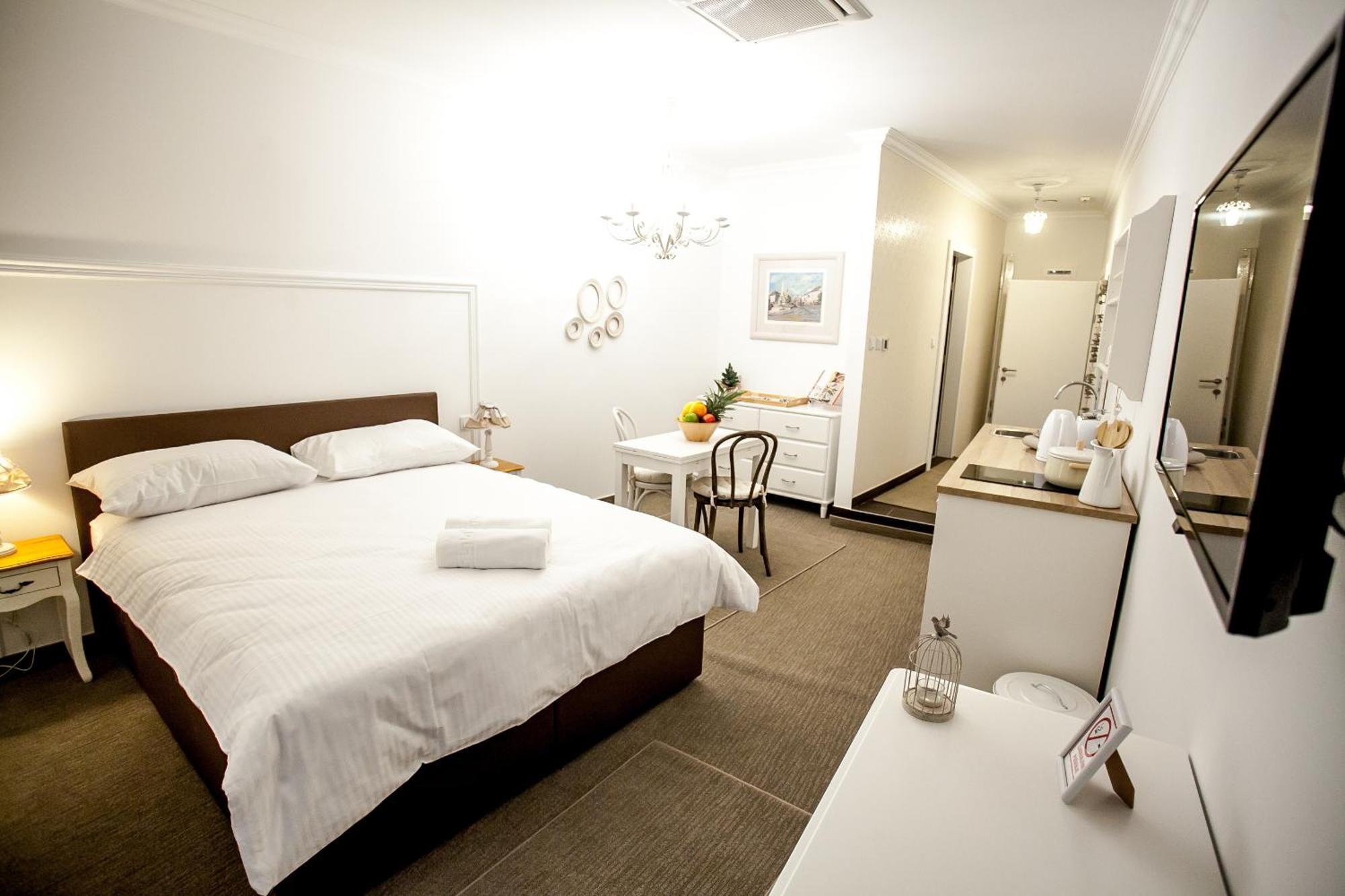Flex Selfcheckins - Zagreb - Hostel - 8 Rooms - City Centre מראה חיצוני תמונה