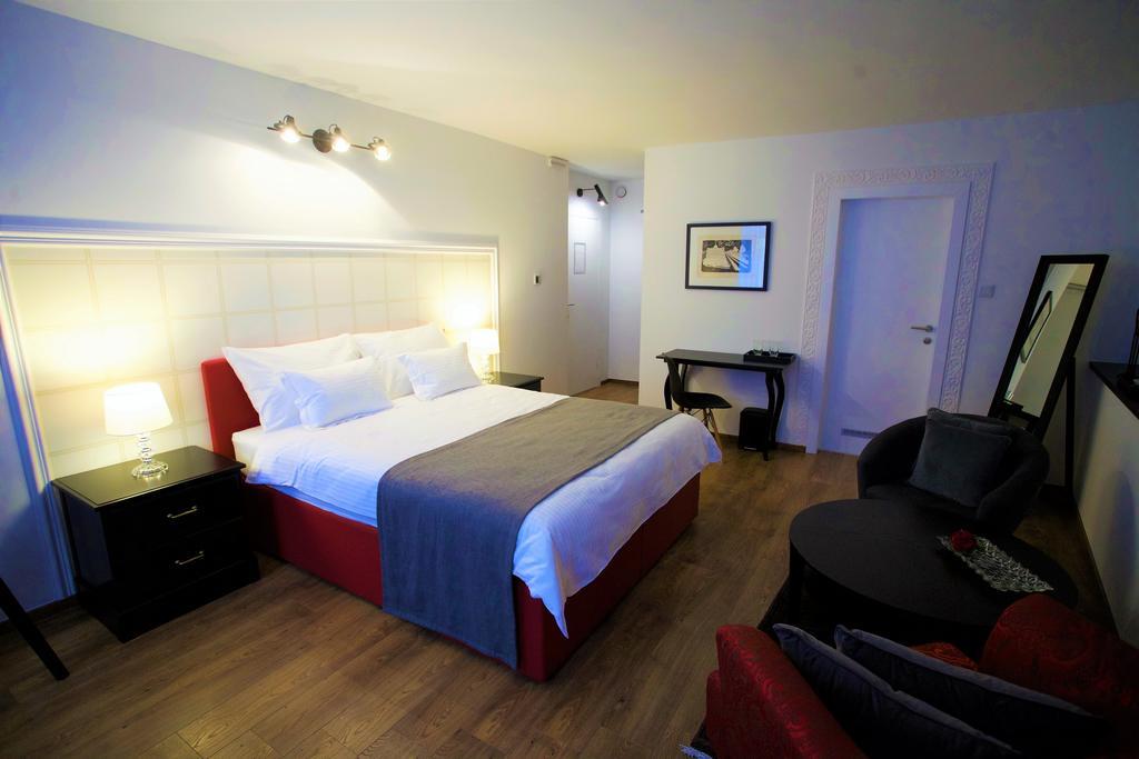 Flex Selfcheckins - Zagreb - Hostel - 8 Rooms - City Centre מראה חיצוני תמונה